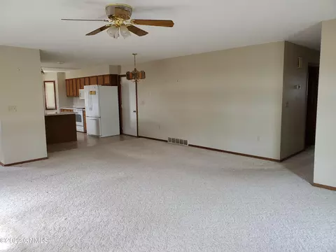 521 Mitchell Ave N, Steele, ND 58482 photo 8