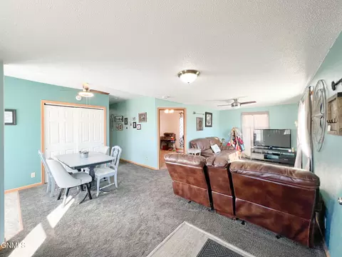 20 5th St Sw St SW, Parshall, ND 58770 photo 4