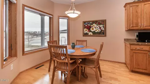 1918 Mesquite Loop, Bismarck, ND 58503 photo 11