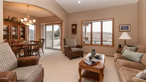 1918 Mesquite Loop, Bismarck, ND 58503 photo 15