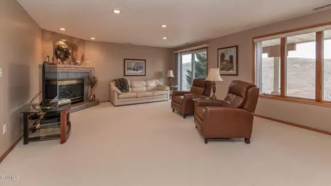 1918 Mesquite Loop, Bismarck, ND 58503 photo 30