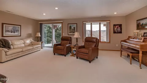 1918 Mesquite Loop, Bismarck, ND 58503 photo 31