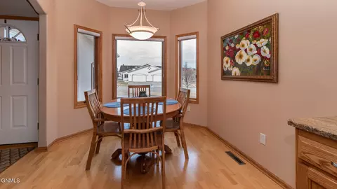1918 Mesquite Loop, Bismarck, ND 58503 photo 12