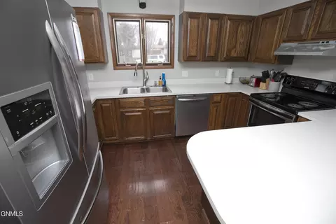 2008 Harmon Ave, Bismarck, ND 58501 photo 14