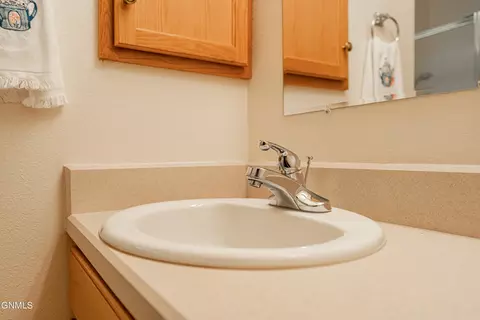 2913 Colorado Dr E, Bismarck, ND 58503 photo 33