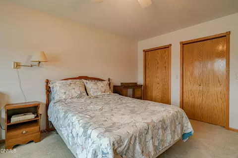 2913 Colorado Dr E, Bismarck, ND 58503 photo 16