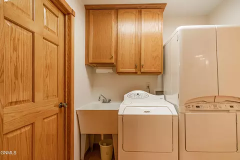 2913 Colorado Dr E, Bismarck, ND 58503 photo 29