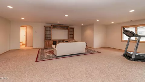 4701 Boulder Ridge Rd, Bismarck, ND 58503 photo 28