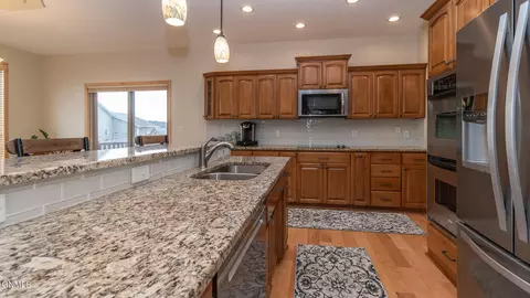 4701 Boulder Ridge Rd, Bismarck, ND 58503 photo 14