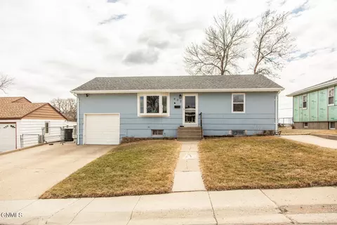 403 11th St NW, Mandan, ND 58554 photo 25