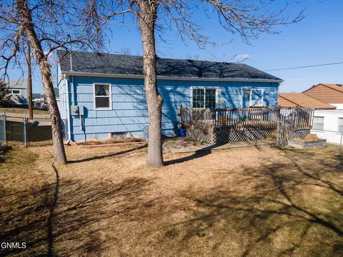 403 11th St NW, Mandan, ND 58554 photo 28