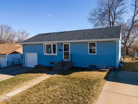 403 11th St NW, Mandan, ND 58554 photo 35