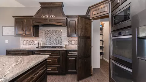 5709 Crested Butte Rd, Bismarck, ND 58503 photo 16