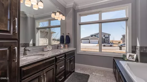 5709 Crested Butte Rd, Bismarck, ND 58503 photo 25