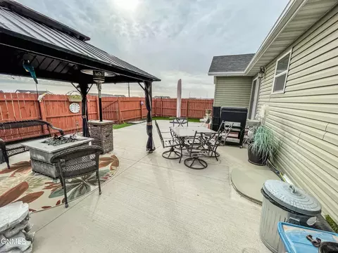 13348 Yellowstone Meadow St, Williston, ND 58801 photo 17