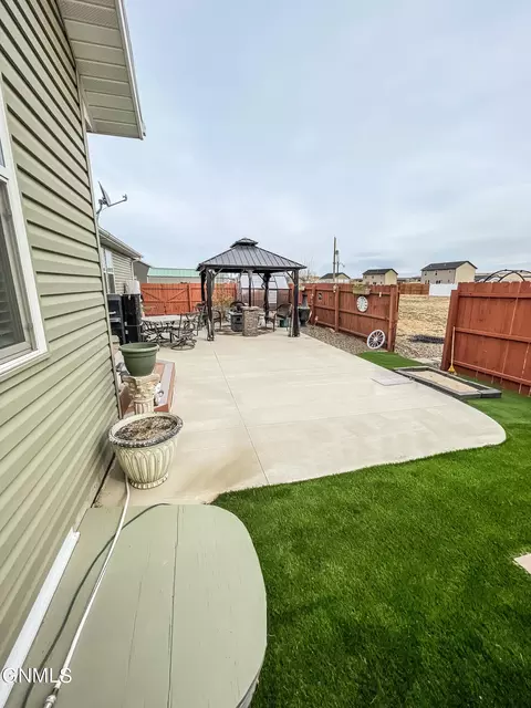 13348 Yellowstone Meadow St, Williston, ND 58801 photo 16