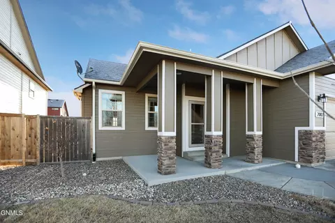 2002 19th Ave W, Williston, ND 58801 photo 2