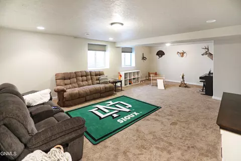 2002 19th Ave W, Williston, ND 58801 photo 26