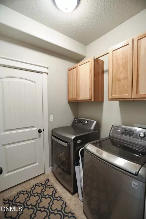 2002 19th Ave W, Williston, ND 58801 photo 25