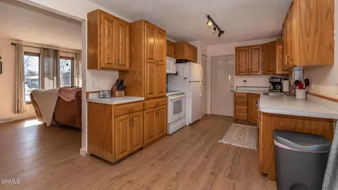 206 Denver Ave, Bismarck, ND 58504 photo 12