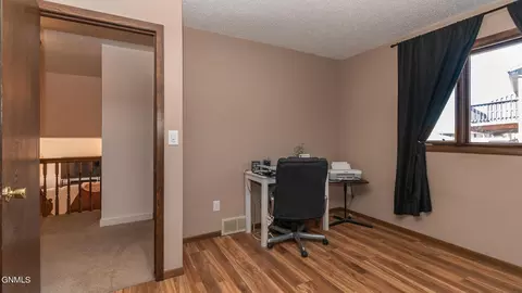 206 Denver Ave, Bismarck, ND 58504 photo 18