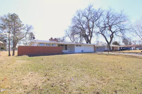 232 Souris Dr, Minot, ND 58701 photo 2