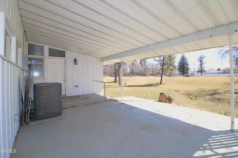 232 Souris Dr, Minot, ND 58701 photo 8