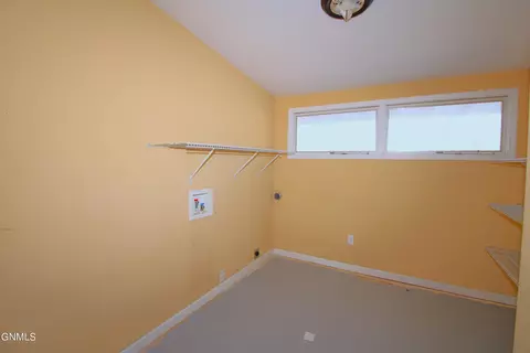 232 Souris Dr, Minot, ND 58701 photo 19