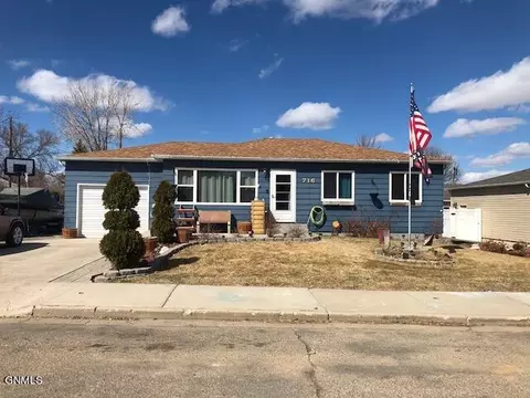 716 17th St W, Williston, ND 58801 photo 2