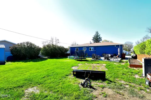 716 17th St W, Williston, ND 58801 photo 8