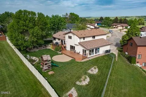 1901 Lincoln Pl NW, Mandan, ND 58554 photo 4