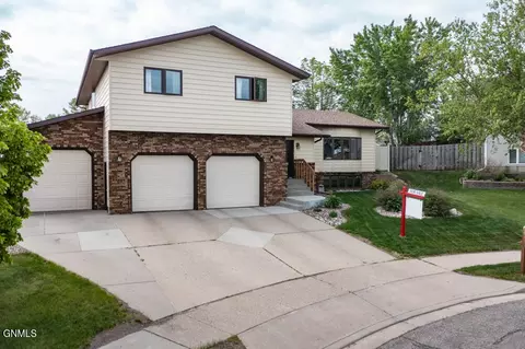 1901 Lincoln Pl NW, Mandan, ND 58554 photo 7