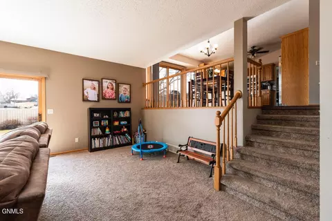 1901 Lincoln Pl NW, Mandan, ND 58554 photo 28