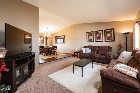1901 Lincoln Pl NW, Mandan, ND 58554 photo 14