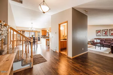 1901 Lincoln Pl NW, Mandan, ND 58554 photo 17