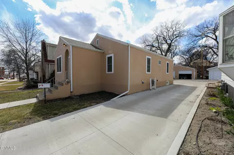 716 N 3rd St, Bismarck, ND 58501 photo 30