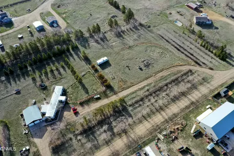 5078 Sunrise Dr, Williston, ND 58801 photo 2