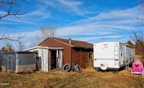 5078 Sunrise Dr, Williston, ND 58801 photo 5