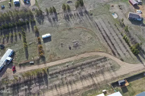 5078 Sunrise Dr, Williston, ND 58801 photo 4