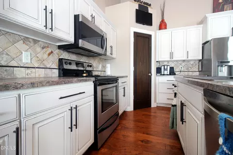 4119 Shoal Loop SE, Mandan, ND 58554 photo 7
