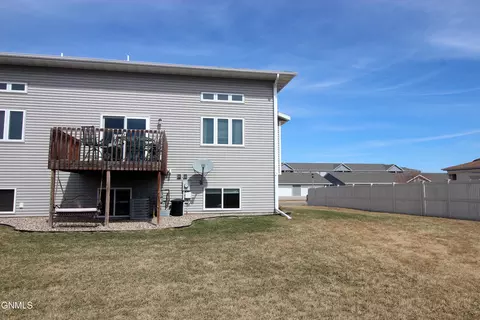 4119 Shoal Loop SE, Mandan, ND 58554 photo 31