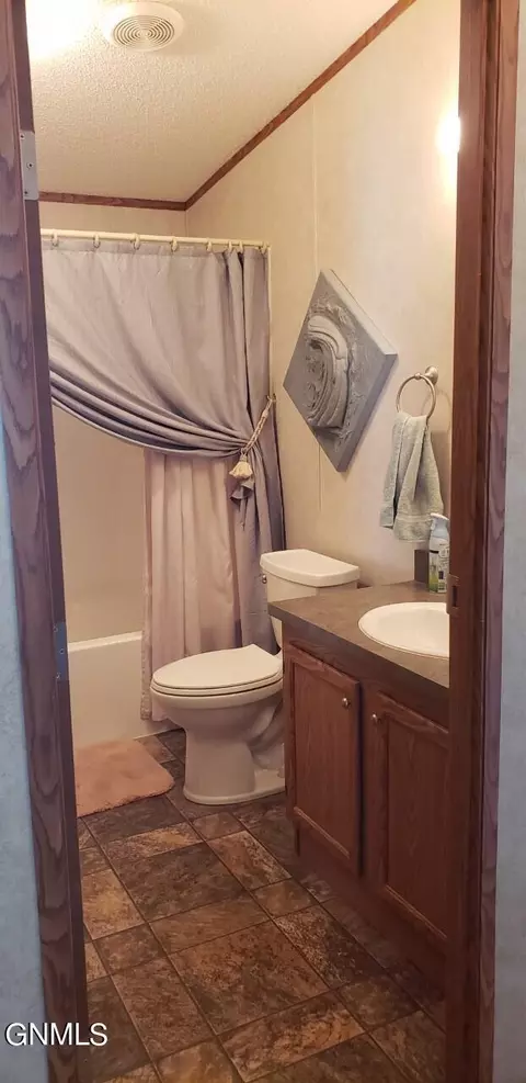 4438 Camden Loop, Bismarck, ND 58503 photo 10