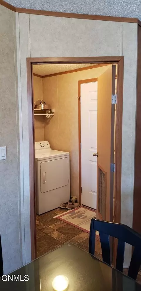 4438 Camden Loop, Bismarck, ND 58503 photo 6