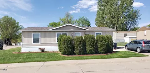 4438 Camden Loop, Bismarck, ND 58503 photo 1