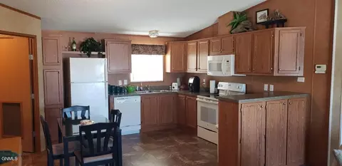 4438 Camden Loop, Bismarck, ND 58503 photo 3