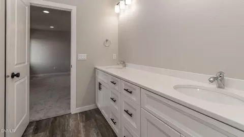738 Compass Loop, Bismarck, ND 58504 photo 20