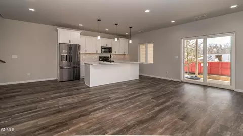 738 Compass Loop, Bismarck, ND 58504 photo 7