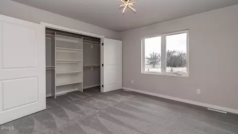 738 Compass Loop, Bismarck, ND 58504 photo 23