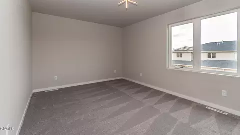 738 Compass Loop, Bismarck, ND 58504 photo 21