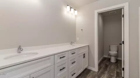 738 Compass Loop, Bismarck, ND 58504 photo 18